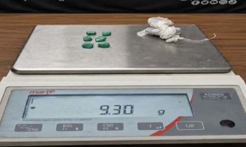 Suspeitos de tráfico são detidos com crack e maconha durante ronda noturna
