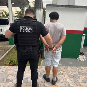 Foragido investigado por crimes sexuais contra criança é preso