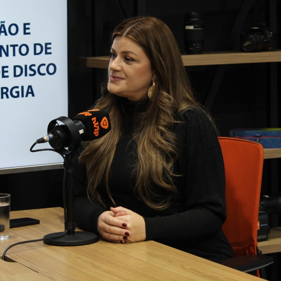 Novo podcast estreia com bate-papo sobre saúde da coluna e o peso das emoções no corpo