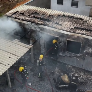Contêiner usado como moradia é destruído por incêndio em Nova Trento