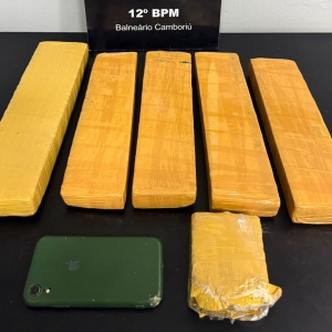 Suspeito quebra celular para esconder provas e acaba preso com 5 kg de maconha