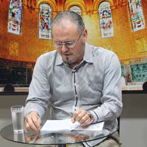 Padre Elizandro Scarsi conduz inspirador momento de fé e bênção nesta quinta-feira, 06 de agosto
