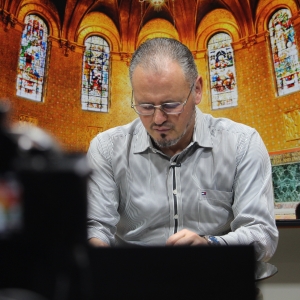 Padre Elizandro Scarsi encerra a semana com bênçãos e mensagem de esperança nesta sexta-feira, 07 de agosto
