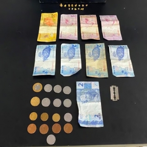 Câmeras flagram suspeito em liberdade provisória vendendo crack perto de escola