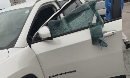 Motorista é ameaçado, carro é danificado e suspeito é contido por agentes em Itapema