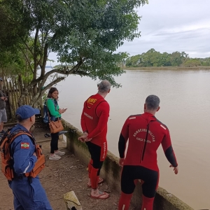 Rumor sobre novo pertence de desaparecida é descartado por Bombeiros e buscas continuam