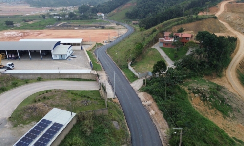 Asfaltamento de via atende antiga demanda no interior de Tijucas