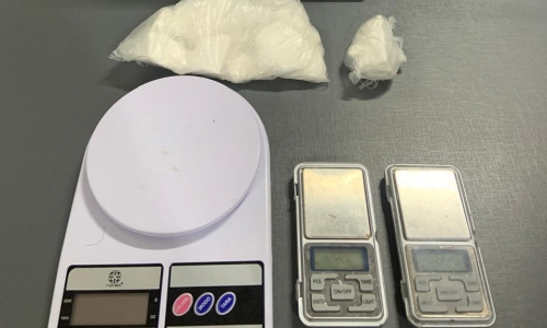 Investigação de tentativa de homicídio leva à prisão de suspeito e apreensão de drogas