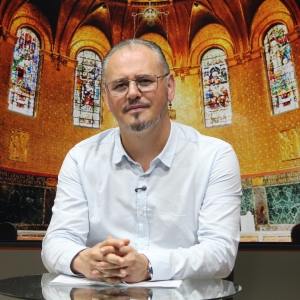 Padre Elizandro Scarsi conduz inspirador momento de fé e bênção nesta quinta-feira, 13 de agosto