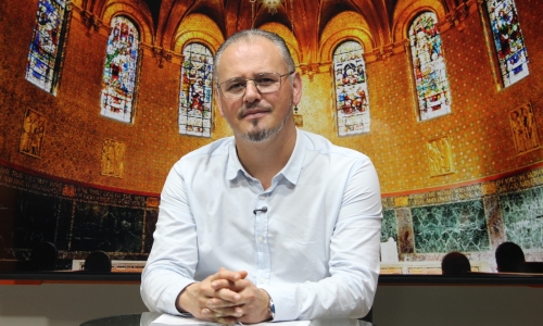 Padre Elizandro Scarsi conduz inspirador momento de fé e bênção nesta quinta-feira, 13 de agosto