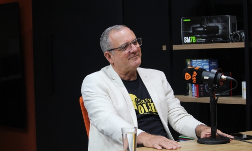 Podcast Vip recebe Pastor Júlio conta como nasceu a Casa do Oleiro