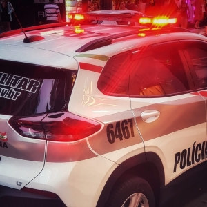 Gaúcho condenado a mais de 21 anos por roubo é preso após romper tornozeleira e fugir para SC