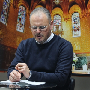 Padre Elizandro Scarsi encerra a semana com bênçãos e mensagem de esperança nesta sexta-feira, 21 de agosto