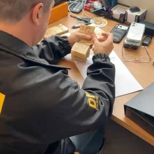 Investigação sobre lavagem de dinheiro leva PF a endereços em Itapema e Florianópolis