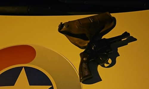 Ex-funcionário devia R$ 5.800 e o credor foi parar na delegacia com arma ilegal