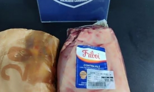 Flagrado com contra-filé e salgado, jovem é preso após furto em supermercado