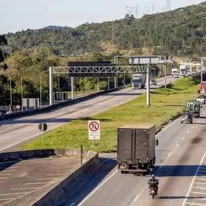 Trecho de Governador Celso Ramos no Contorno de Florianópolis terá bloqueio noturno nesta quarta