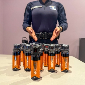 Mulheres com medida protetiva poderão ganhar spray de pimenta como ferramenta de defesa