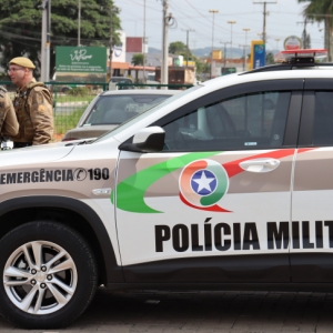 Procurado por roubo na Bahia é detido após confusão em frente a escola