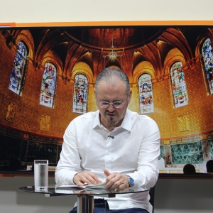 Padre Elizandro Scarsi conduz inspirador momento de fé e bênção nesta quarta-feira, 02 de setembro