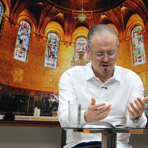 Padre Elizandro Scarsi encerra a semana com bênçãos e mensagem de esperança nesta sexta-feira, 04 de setembro