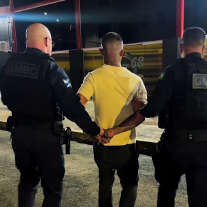 Motorista agride casal, procura viatura da Guarda Municipal e acaba preso por embriaguez
