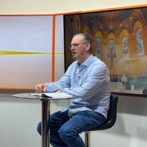 Padre Elizandro Scarsi compartilha bênçãos e uma palavra de esperança nesta segunda-feira, 07 de setembro