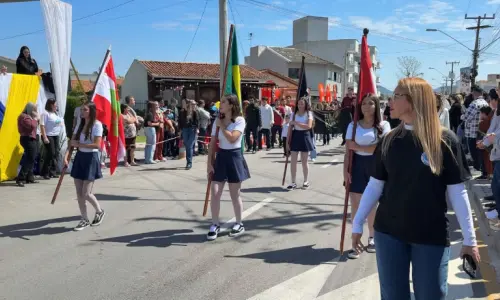 RETOMADA DA TRADIÇÃO ▶️ | Tijucas volta a celebrar o 7 de setembro com desfile