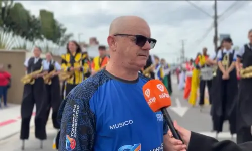 PERNA DE PAU ▶️ | Fanfarra de Itapema marca presença no desfile
