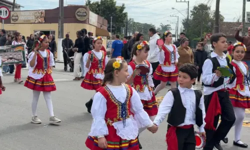 TEMAS ▶️ | Cultura açoriana ganha destaque durante desfile