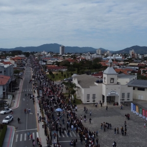 204 ANOS DE INDEPENDÊNCIA | Desfile de 7 de Setembro reúne multidão no Centro de Tijucas depois de 6 anos sem comemoração