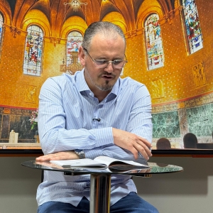 Mensagens de fé e oração com Padre Elizandro para sua terça-feira, 08 de setembro