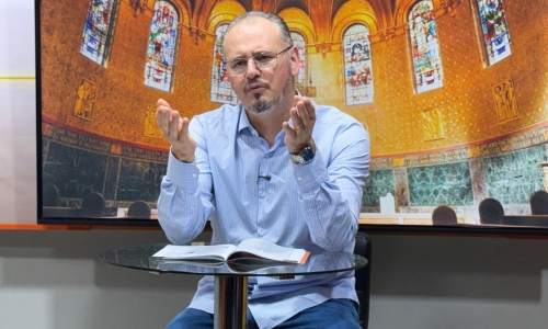 Padre Elizandro Scarsi encerra a semana com bênçãos e mensagem de esperança nesta sexta-feira, 11 de setembro