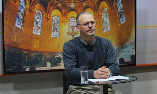 Padre Elizandro Scarsi compartilha bênçãos e uma palavra de esperança nesta segunda-feira, 14 de setembro