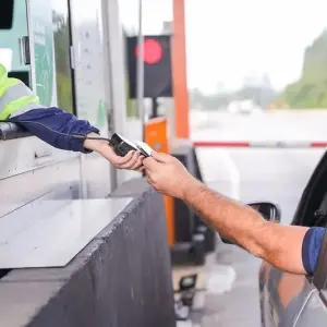 Nova tarifa de pedágio, com valor atualizado, começa a valer nesta segunda em rodovias do Litoral Sul