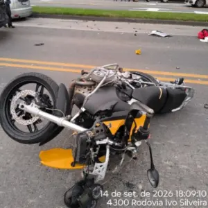 TRAGÉDIA | Motociclista morre após bater em dois carros na SC-108