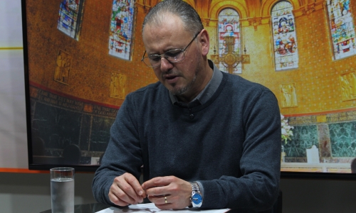 Mensagens de fé e oração com Padre Elizandro para sua terça-feira, 15 de setembro