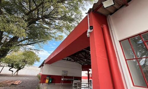 Cinco escolas de Tijucas recebem sistema de câmeras para ampliar proteção no ambiente escolar
