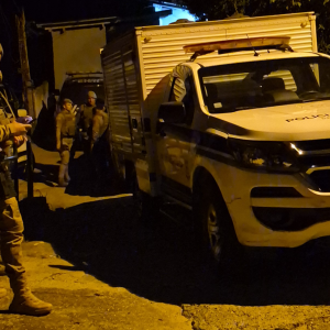 Perseguido pela Justiça há anos, homem aponta arma e morre em confronto com policiais