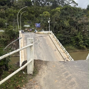 FALTA DE ÁGUA 🚿 | Prefeito em exercício fala sobre ponte colapsada; abastecimento de água será afetado