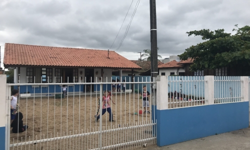 Crise hídrica provocada por queda de ponte atinge escolas do município