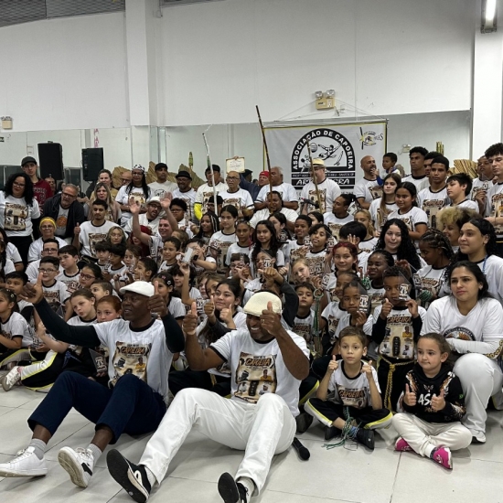 Encontro de capoeira em Tijucas une gerações em torno da tradição afro-brasileira