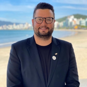 Fafá deixa cargo na Saúde de Itapema; nova secretária assume cargo interinamente