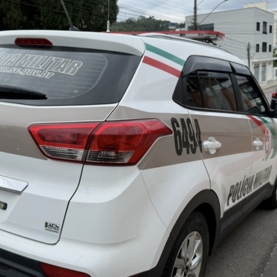 Condenada por tráfico é encontrada em imóvel onde estava com as duas filhas