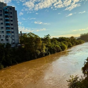 RIO TIJUCAS 🏞️ | Dragagem é autorizada para conter riscos de alagamento em São João Batista