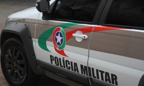 Abordagem de rotina expõe pendências judiciais e resulta em duas prisões