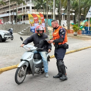 Campanha leva orientações sobre prevenção de acidentes às ruas de Itapema