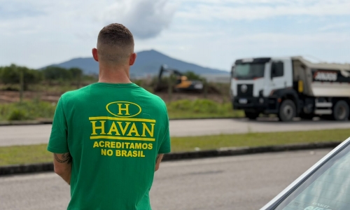 EXCLUSIVO | Máquinas já trabalham no terreno e Havan começa a ganhar forma em Tijucas