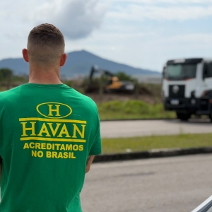 EXCLUSIVO | Máquinas já trabalham no terreno e Havan começa a ganhar forma em Tijucas