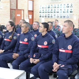 Um ano após instalação, quartel de Canelinha dobra forças com chegada de dez bombeiros